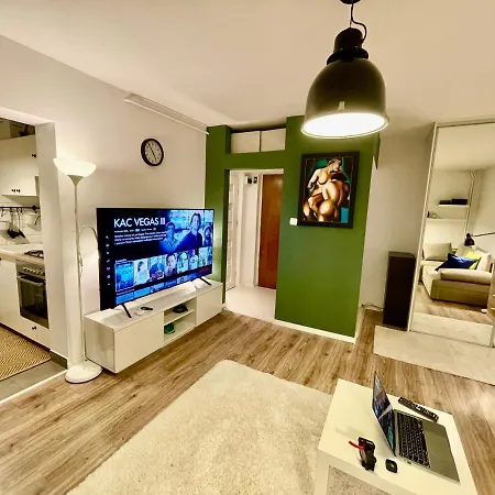 아파트 Metro Fast Wifi Tv'70 Netflix Hbo Appletv *