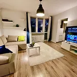 Metro Fast Wifi Tv'70 Netflix Hbo Appletv وارسو