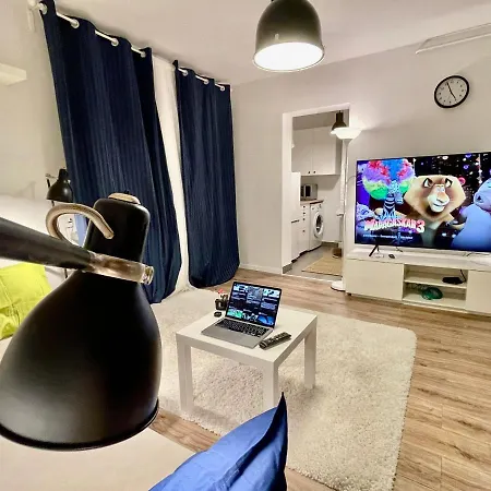 Metro Fast Wifi Tv'70 Netflix Hbo Appletv * Varšava