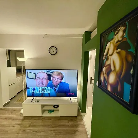 Metro Fast Wifi Tv'70 Netflix Hbo Appletv Apartament