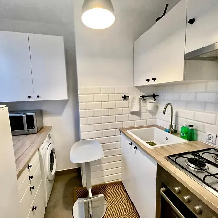 Apartamento Metro Fast Wifi Tv'70 Netflix Hbo Appletv Varsóvia