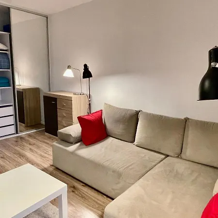 Metro Fast Wifi Tv'70 Netflix Hbo Appletv Lägenhet Warszawa