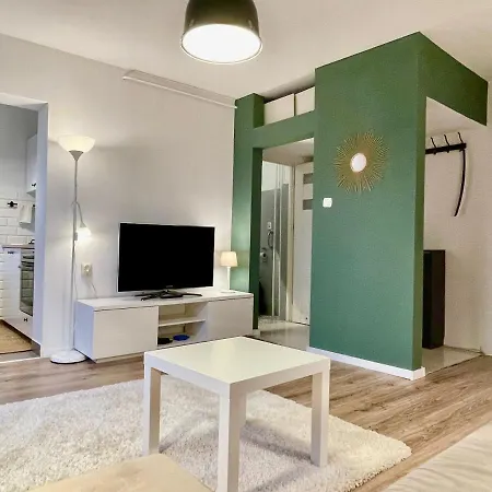 Metro Fast Wifi Tv'70 Netflix Hbo Appletv Apartament