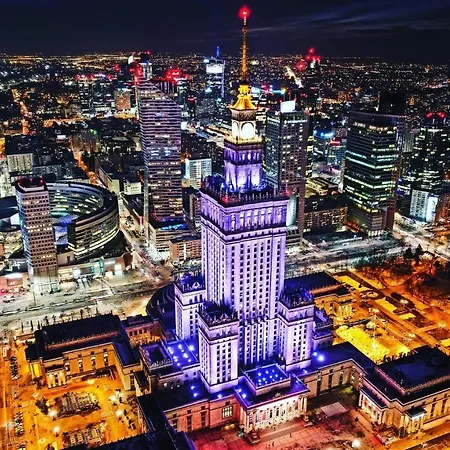 Metro Fast Wifi Tv'70 Netflix Hbo Appletv Warsaw