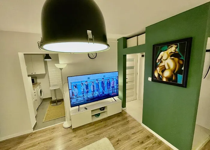 Metro Fast Wifi Tv'70 Netflix Hbo Appletv Warsaw