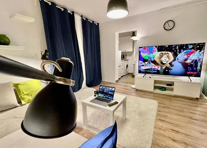 Metro Fast Wifi Tv'70 Netflix Hbo Appletv * Warsaw